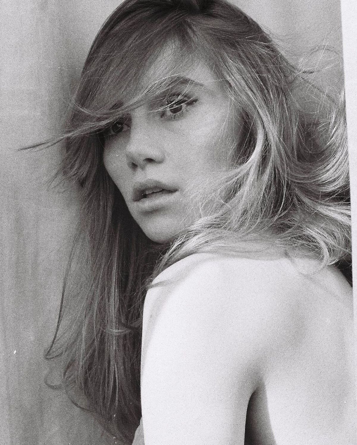 SUKI WATERHOUSE - Black and White Photoshoot, 2021.