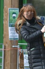 SUMMER MONTEYS-FULLAM Takes Her Dog to the Vets in London 04/10/2021