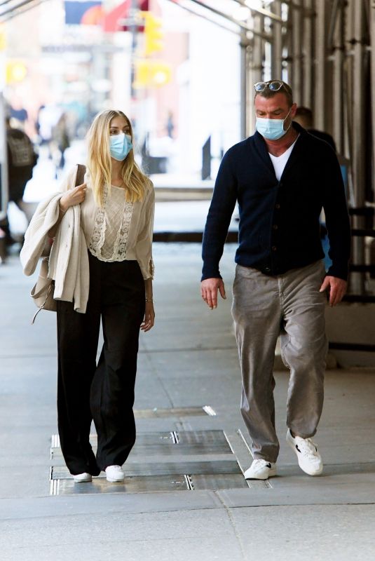 TAYLOR NEISEN and Liev Schreiber Out in New York 04/13/2021