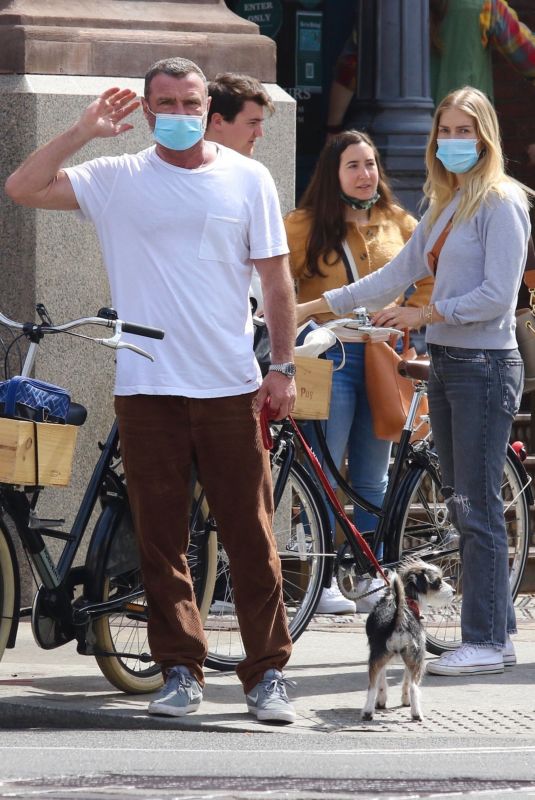 TAYLOR NEISEN and Liev Schreiber OutRiding Bikes in New York 04/10/2021