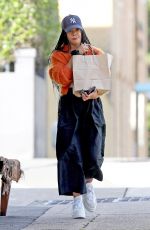 TESSA THOMPSON Out for Lunch in Bondi 04/01/2021