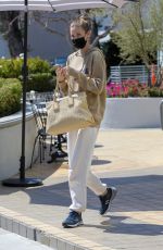 WHITNEY PORT Leaves a Dentist