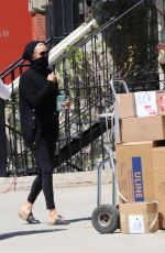 YOLANDA HADID Leaves Gigi