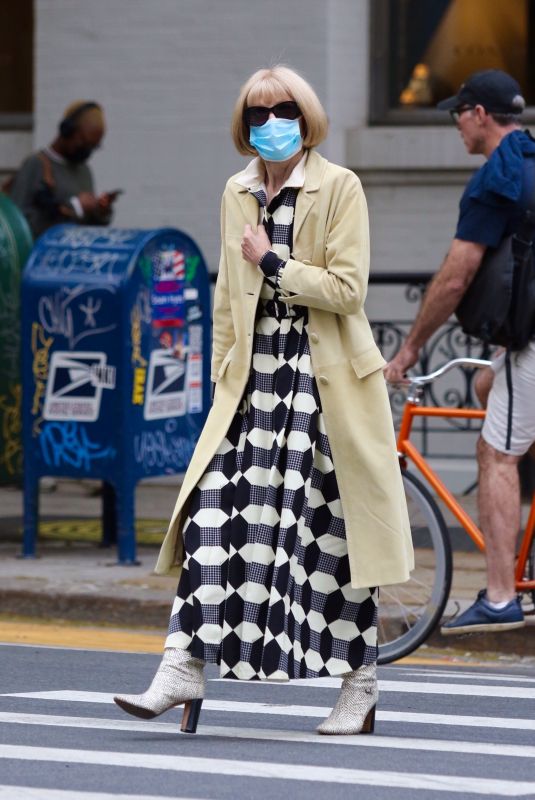 ANNA WINTOUR Out and About in New York 05/24/2021