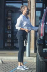 APRIL LOVE GEARY Shopping at Vintage Grocery in Malibu 05/03/2021