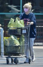 ARIEL WINTER Shopping at Gelson