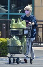 ARIEL WINTER Shopping at Gelson