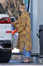 ASHLEE SIMPSON at a Gas Station in Sherman Oaks 05/04/2021