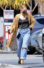 ASHLEE SIMPSON at a Gas Station in Sherman Oaks 05/04/2021