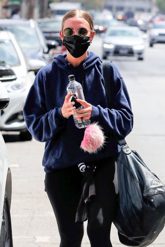 ASHLEE SIMPSON Leaves a Gym in Los Angeles 05/11/2021