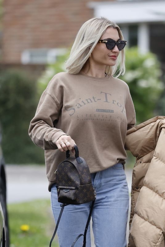 BILLIE FAIERS at Her New Home in Essex 05/14/2021