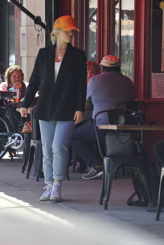 CAYLEE COWAN Out for Lunch at Birds of Hollywood in Los Angeles 05/18/2021