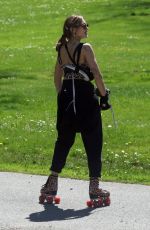 ELLA PURNELL, SAMMI HANRATTY and SOPHIE NELISSE Out in Vancouver 05/01/2021