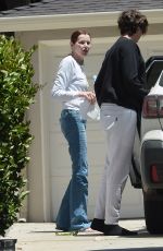 GEENA DAVIS Chatting with a Friend in Los Angeles 05/24/2021