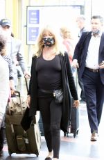 GOLDIE HAWN Arrives at Reagan National Airport in Washington 05/28/2021