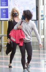 GOLDIE HAWN Arrives at Reagan National Airport in Washington 05/28/2021