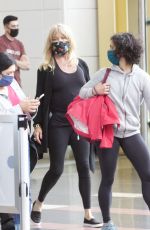 GOLDIE HAWN Arrives at Reagan National Airport in Washington 05/28/2021