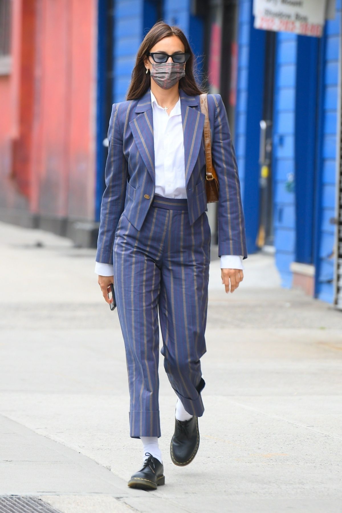 irina-shayk-out-and-about-in-new-york-05-03-2021-0.jpg