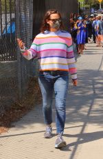 JENNIFER GARNER Arrives to Meet Her Architect at Her New House in Brentwood 05/27/2021