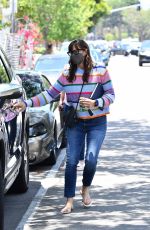 JENNIFER GARNER Arrives to Meet Her Architect at Her New House in Brentwood 05/27/2021