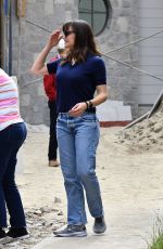 JENNIFER GARNER on Construction Site of Her New Home in Brentwood 05/25/2021