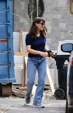 JENNIFER GARNER on Construction Site of Her New Home in Brentwood 05/25/2021