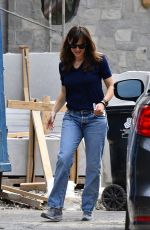 JENNIFER GARNER on Construction Site of Her New Home in Brentwood 05/25/2021