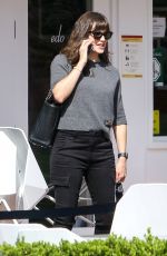 JENNIFER GARNER Out for Coffee in Los Angeles 05/05/2021