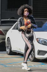 JENNIFER HUDSON Shopping at XIV Karats in Beverly Hills 05/22/2021