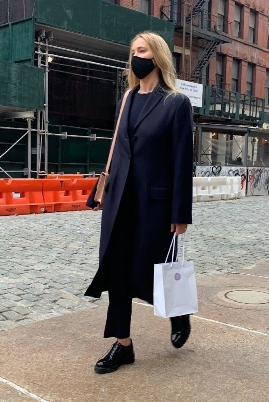 JENNIFER LAWRENCE Out and About in New York 05/07/2021