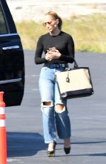 JENNIFER LOPEZ Boards a Private Jet in Miami 05/27/2021