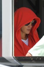 JENNIFER LOPEZ Leaves a Gym in Miami 05/13/2021