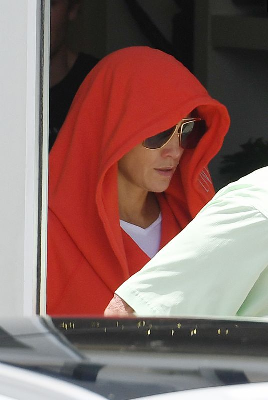 JENNIFER LOPEZ Leaves a Gym in Miami 05/13/2021