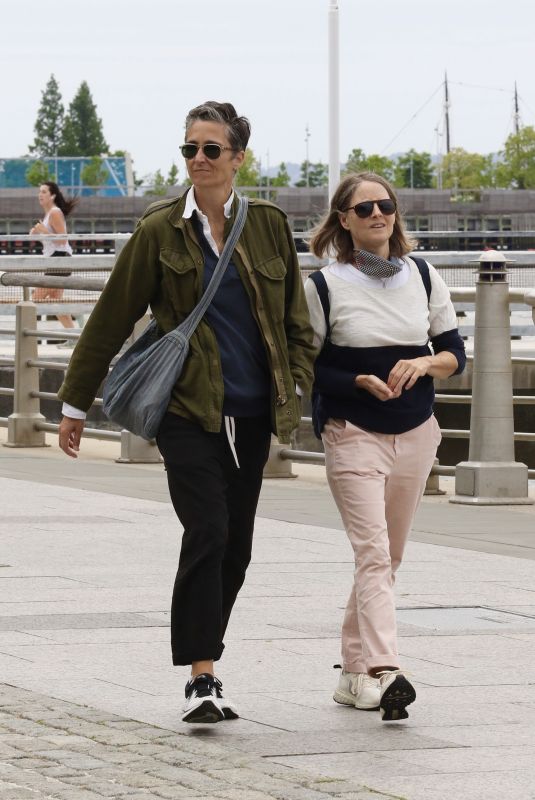 JODIE FOSTER and ALEXANDRA HEDISON Out at Hudson River Park 05/24/2021