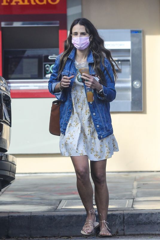 JORDANA BREWSTER Out for Juice in Pacific Palisades 05/05/2021