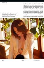 JU:IANNE MOORE in D La Repubblica, May 2021