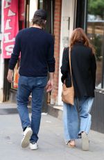 JULIANNE MOORE and Bart Freundlich Out in New York 05/17/2021