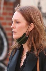 JULIANNE MOORE and Bart Freundlich Out in New York 05/17/2021