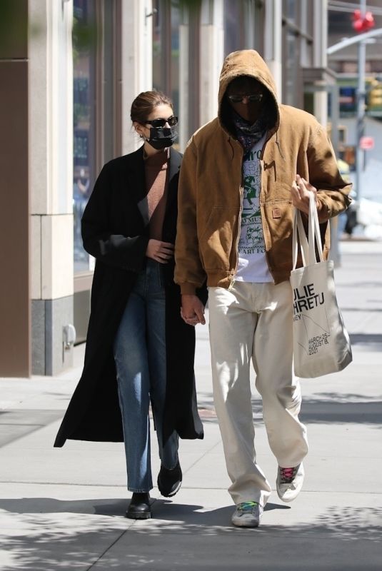 KAIA GERBER and Jacob Elordi Out in New York 05/11/2021