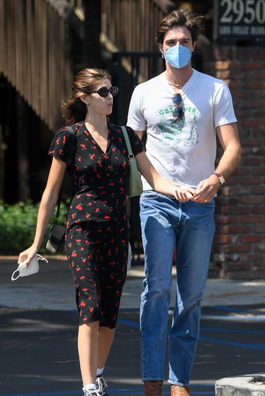 KAIA GERBER and Jacob Elordi Out Shopping in Los Angeles 05/22/2021