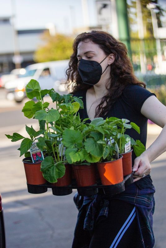 KAT DENNINGS Buying Plants in Studio City 05/18/2021