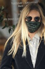 KATE MOSS Leaves Daylesford Organic in London 04/29/2021