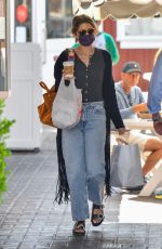 KATHERINE SCHWARZENEGGER Out Shopping in Pacific Palisades 05/18/2021