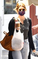 KATHERINE SCHWARZENEGGER Out Shopping in Pacific Palisades 05/18/2021