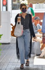 KATHERINE SCHWARZENEGGER Out Shopping in Pacific Palisades 05/18/2021