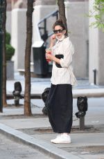 KATIE HOLMES Out for the First Time Since Breakup with Emilio Vitolo Jr 05/14/2021