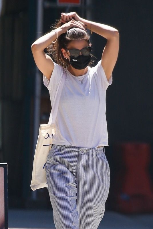 KATIE HOLMES Out in New York 05/27/2021