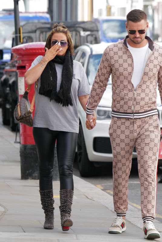 KATIE PRICE and Carl Woods Out on Walton Street in Knightsbridge 05/06/2021