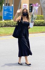 KELLY BENSIMON Buys Beautiful Orchid at Publix in Palm Beach 05/17/2021