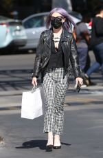 KELLY OSBOURNE Out Shopping in Larchmont Village in Los Angeles 04/30/2021